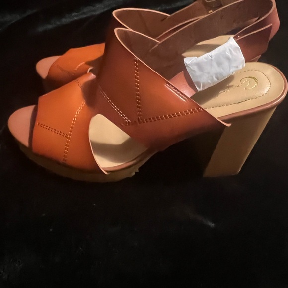 Women’s Chunky Lug Sole Sandals-Sz. 11 - Picture 4 of 4